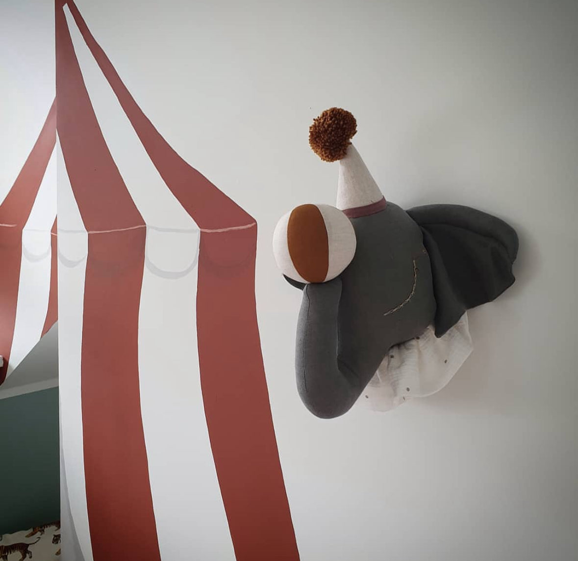 【Made‐to‐order】Elephant circus