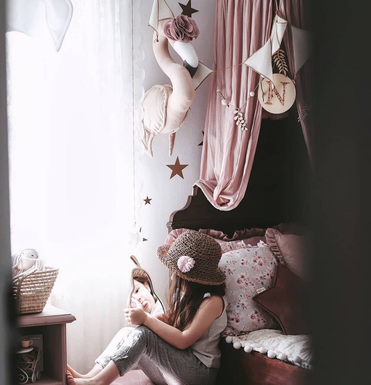 【Made‐to‐order】Powder flamingo with crown