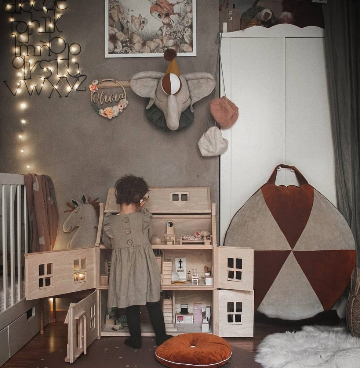 【Made‐to‐order】Elephant circus