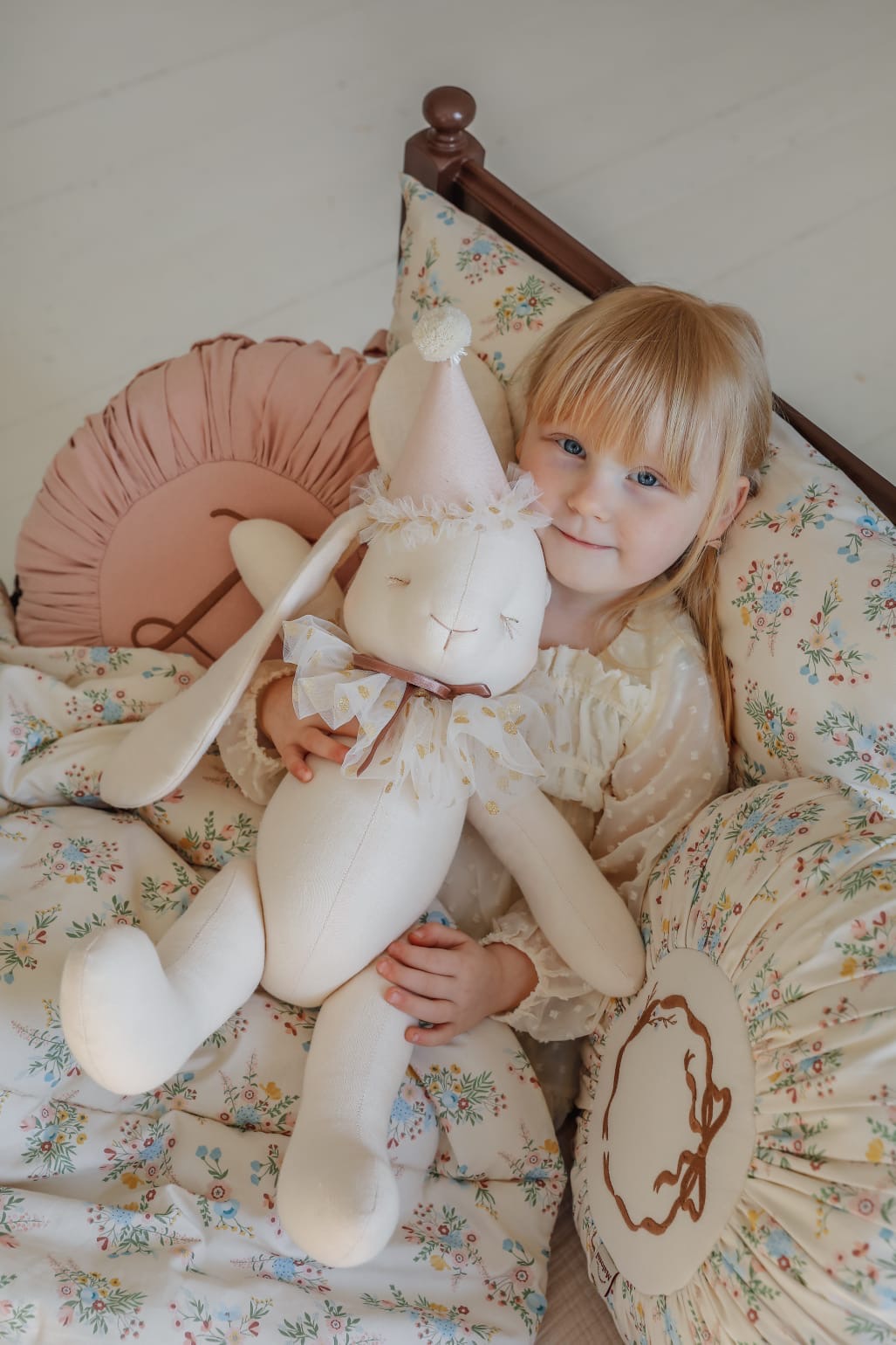 【stock】Rabbit decorationーThe Night Garden on Lantern Hill