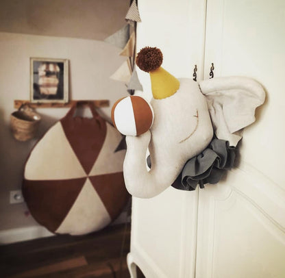 【Made‐to‐order】Elephant circus