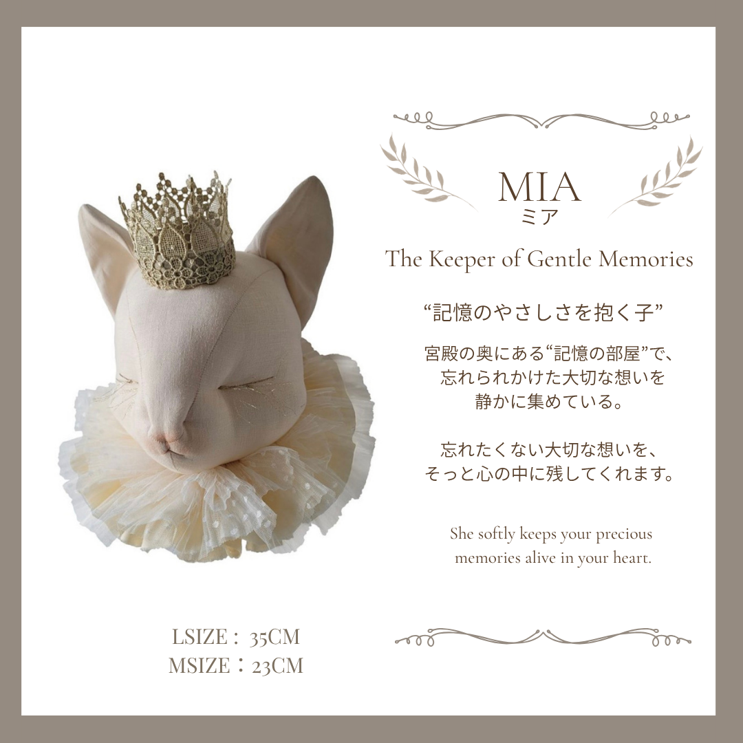 【stock】Cat with crown and hatーThe Moonlit Palace