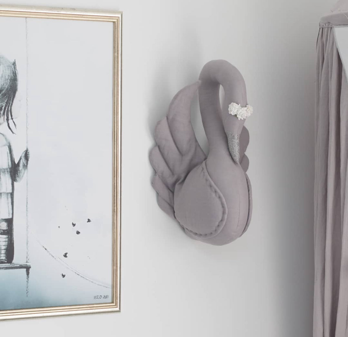 【Made‐to‐order】Swan with flower